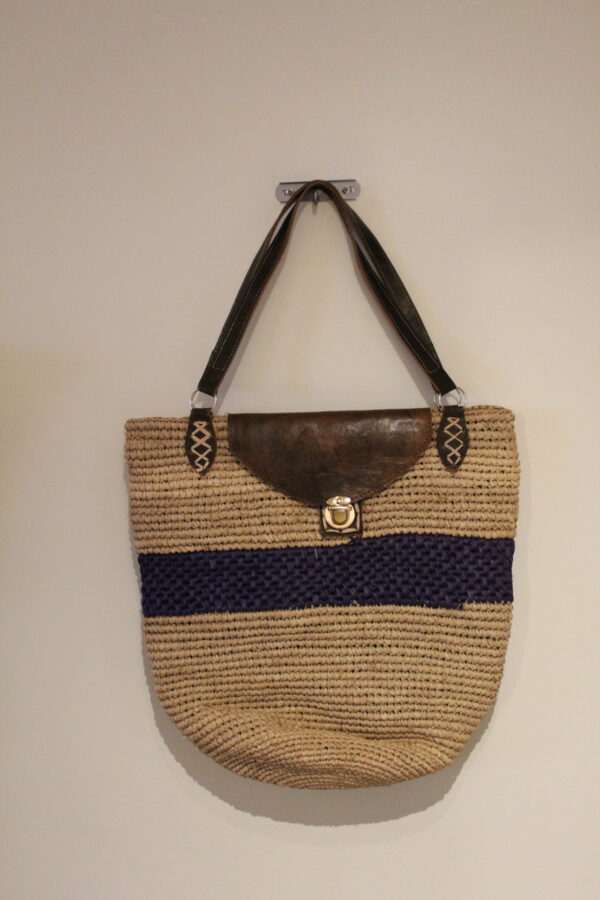Sac à main en raphia rabat en cuir