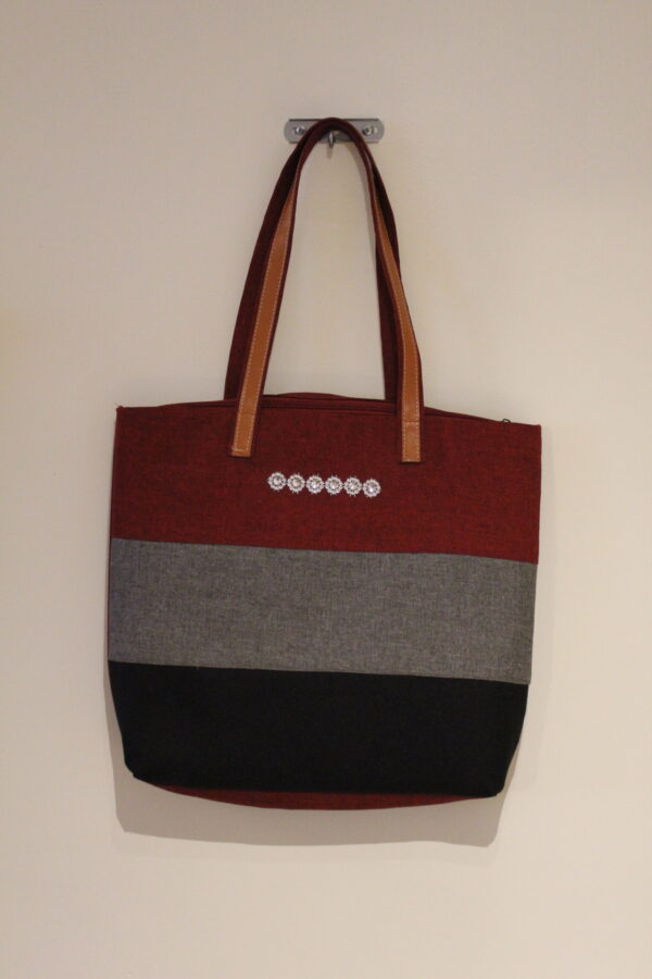 Sac à main rigide lanières cuir